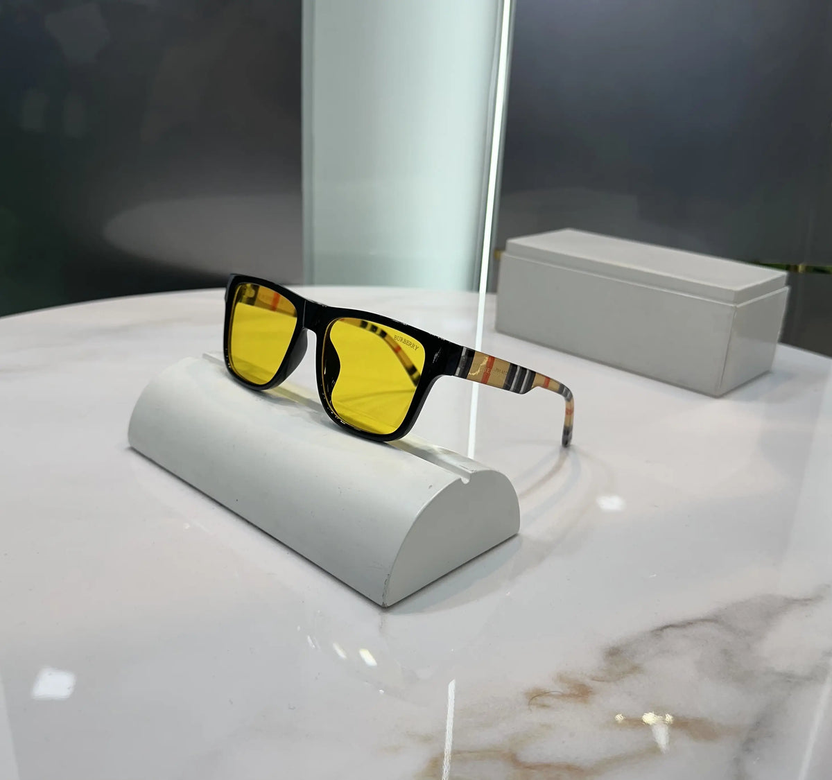 Burberry Logo Stick Yellow Premium Shades