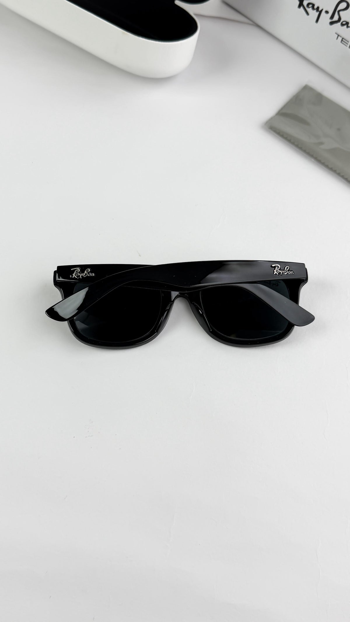 Rayban Black Wayfarer 2140