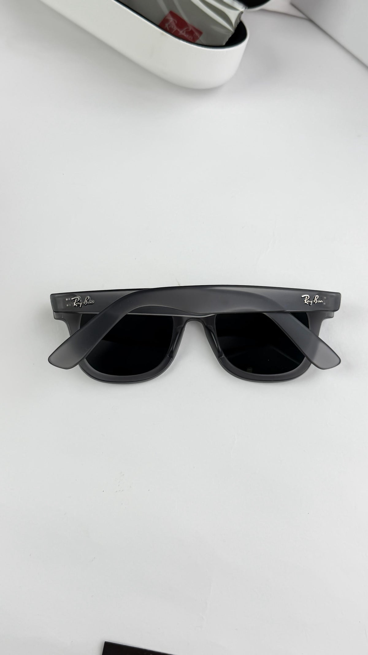 Rayban Grey Black Wayfarer 2140