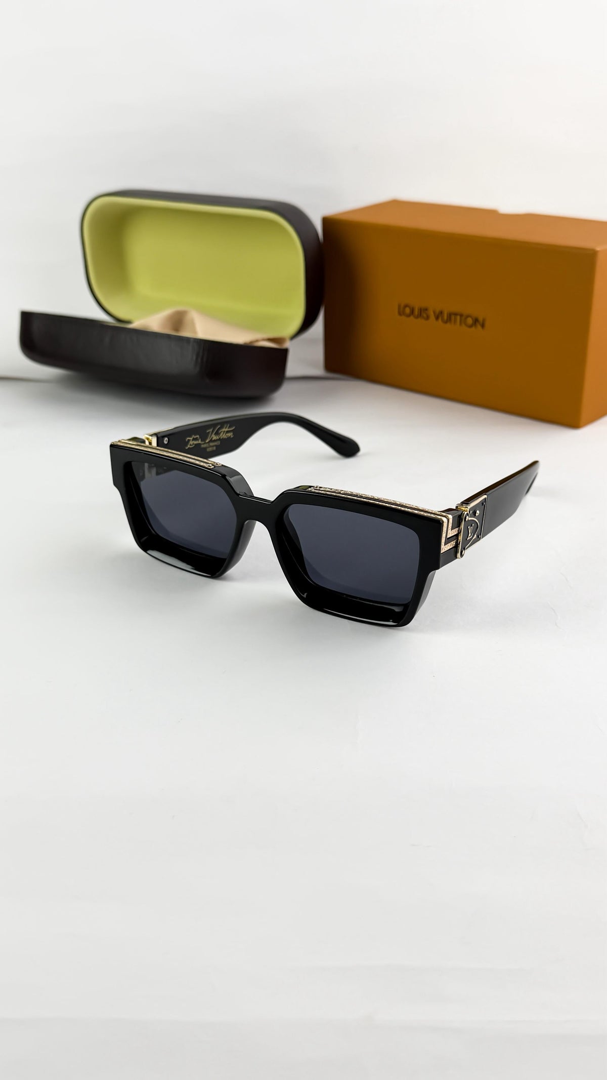 Louis Vuitton Gold Black Badshah Edition 1904