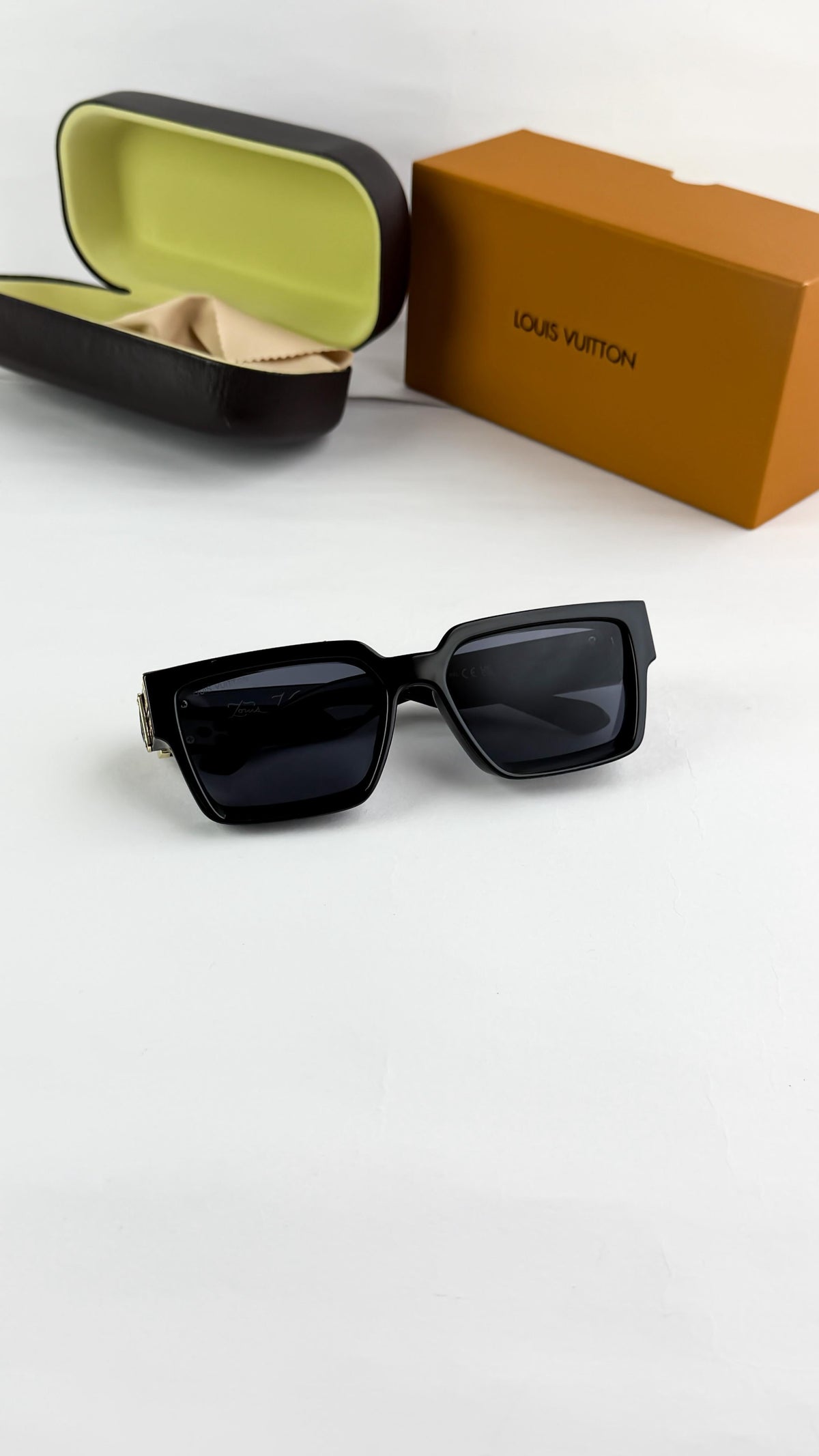 Louis Vuitton Gold Black Badshah Edition 1904
