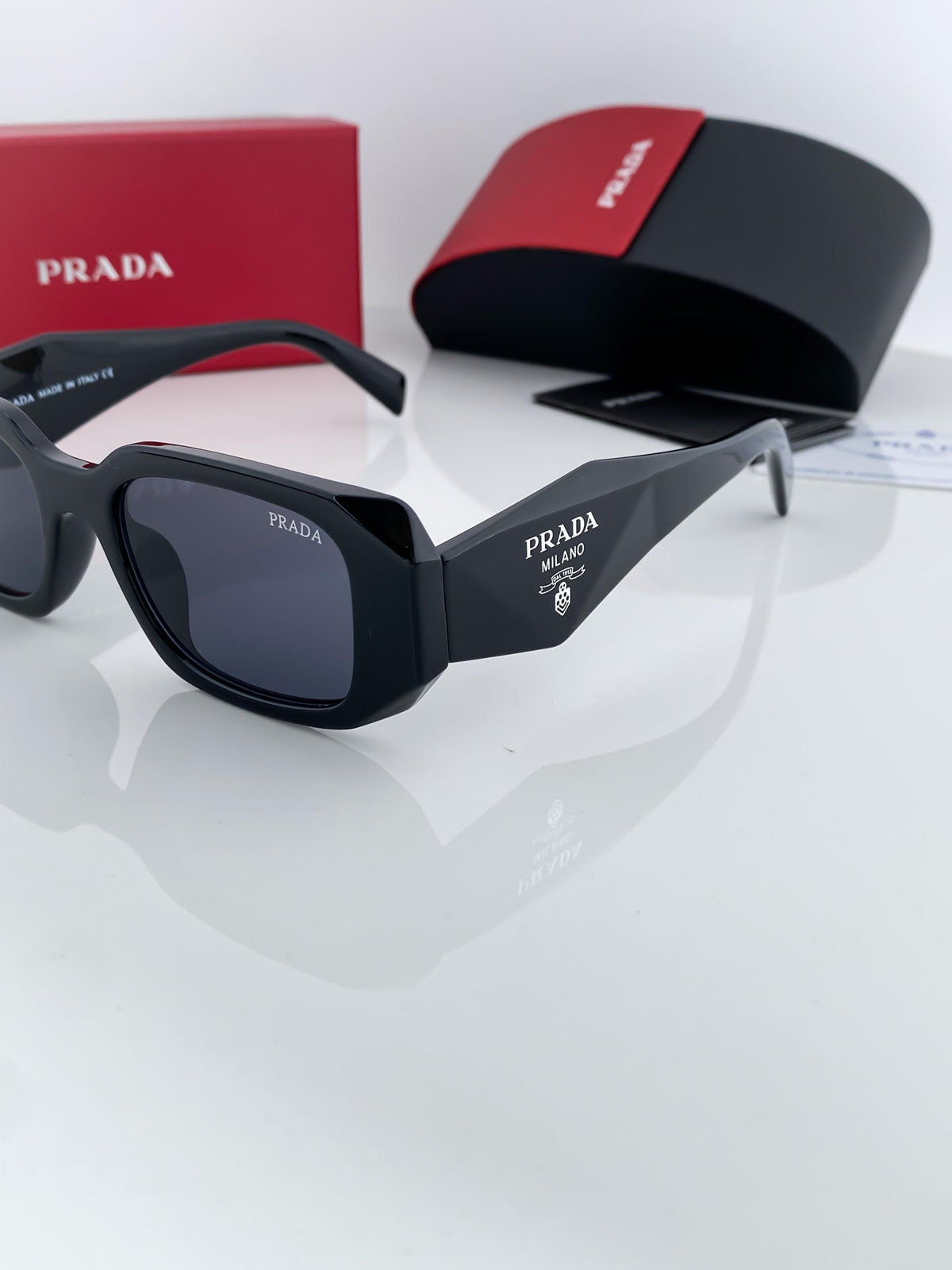 Prada Milano 8679