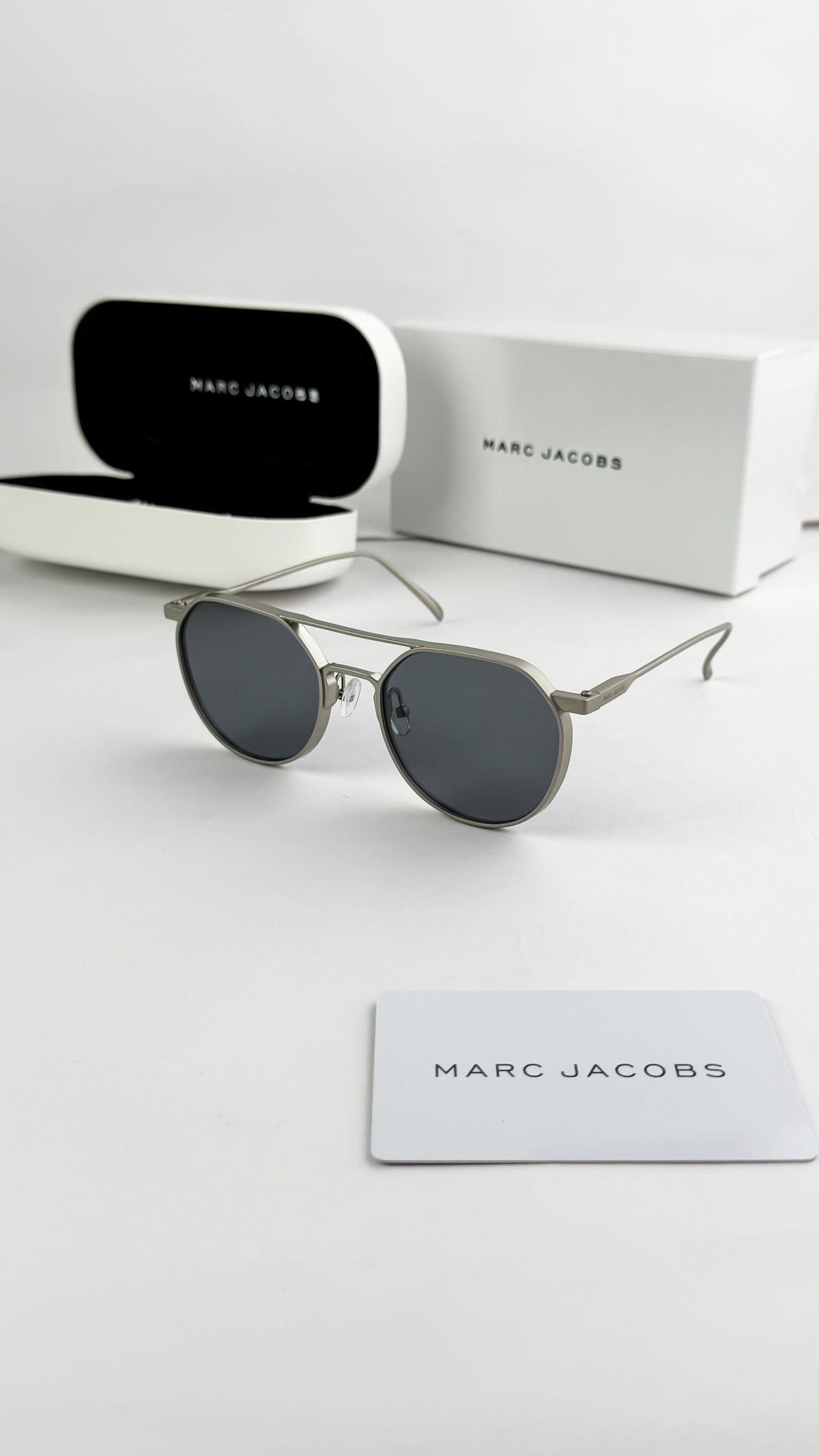 Marc Jacobs Silver Black 5051