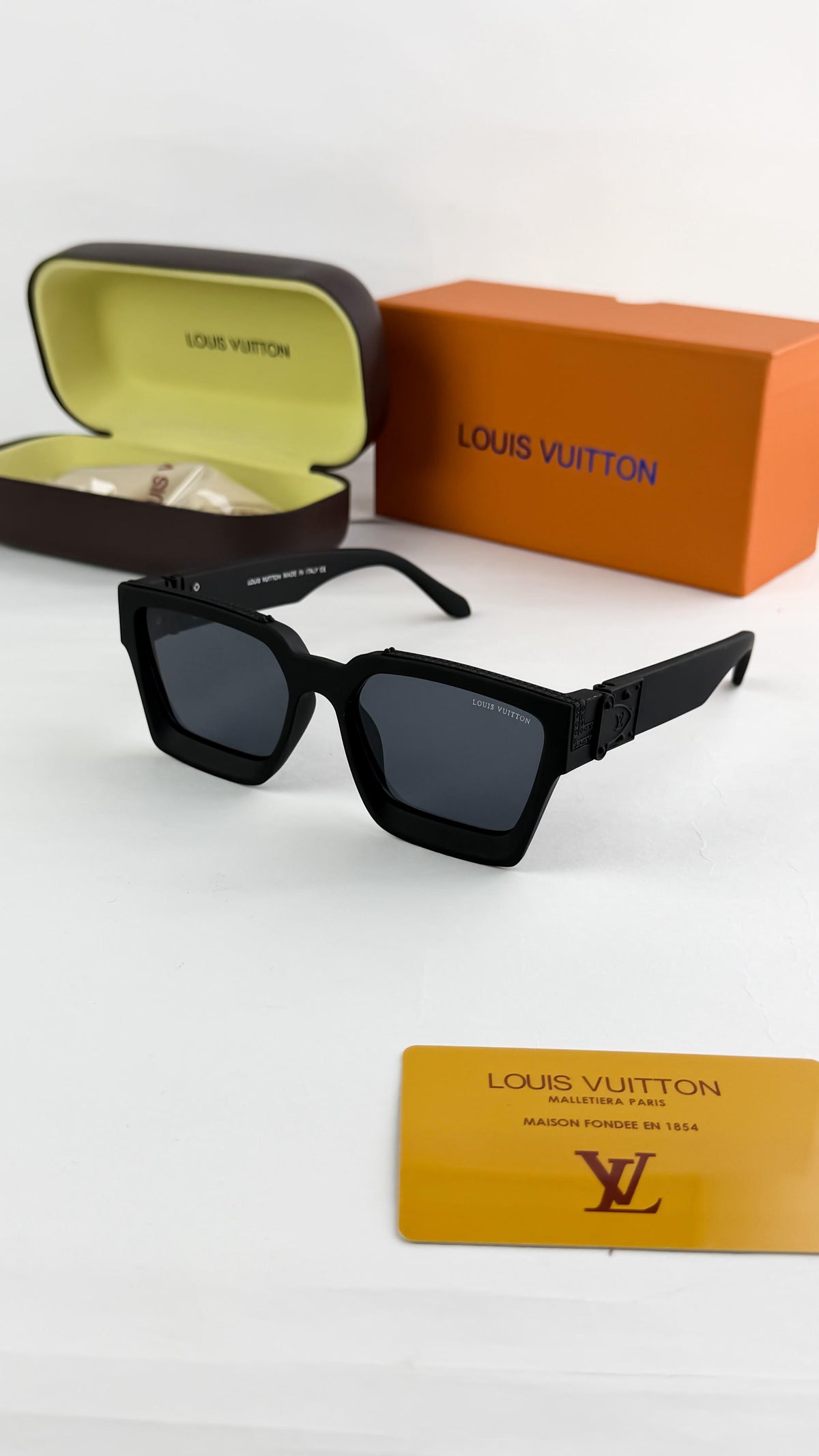 Louis Vuitton 65N Black