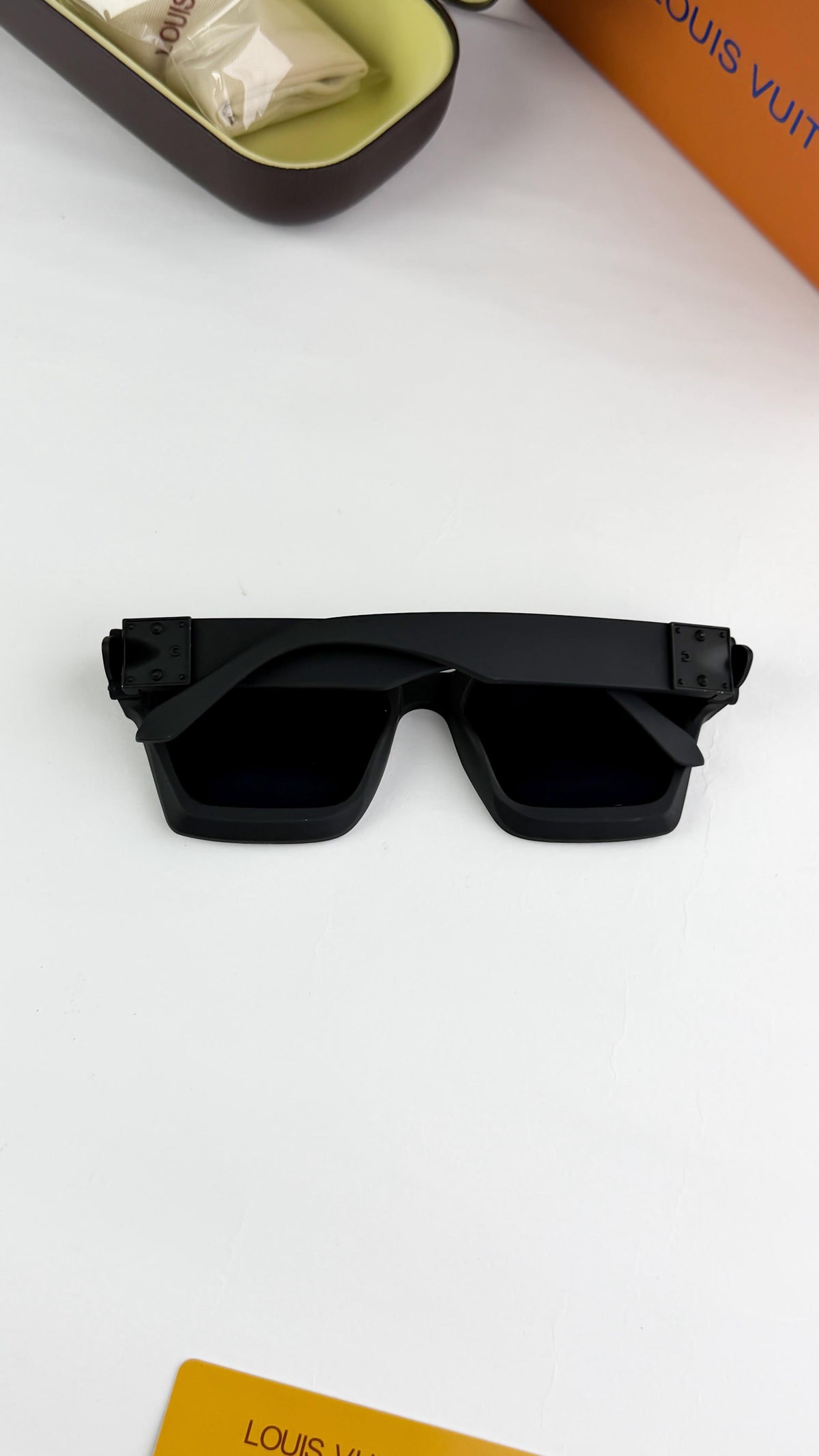 Louis Vuitton 65N Black