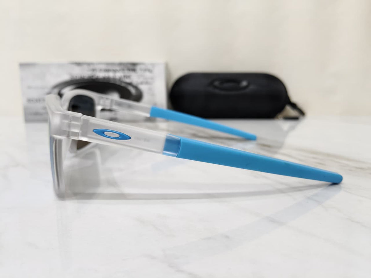 OAKLEY Polarized Square Sunglasses