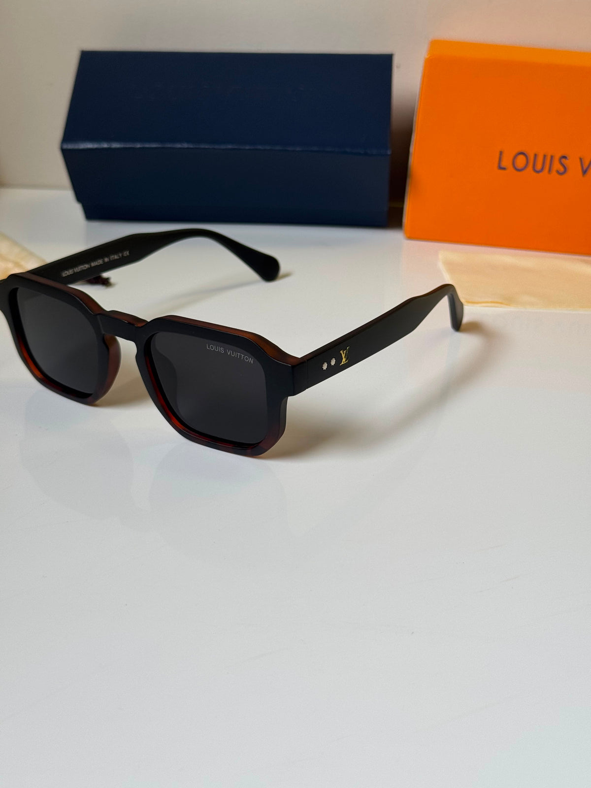 Louis Vuitton Black Brown Unisex Sunglasses
