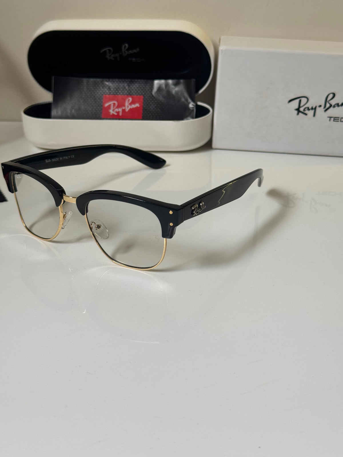Ray-Ban Unisex Round Gold Frame